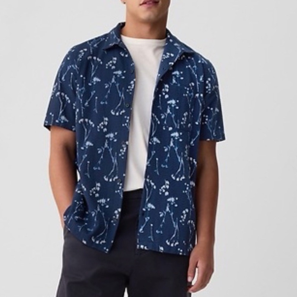 GAP Indigo Floral Seersucker Short Sleeve Button Up Shirt Men’s Medium